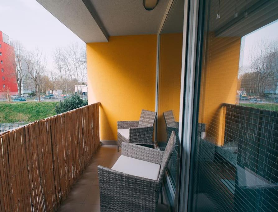 Apartman U Metra, 4 Hoste, Parking Free, Blizko O2 Arena Praga Exterior foto